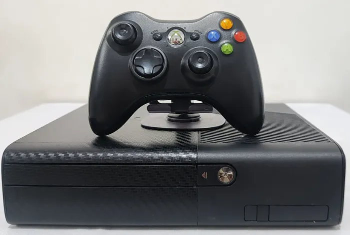 Xbox 360 Com 15 jogos + controle