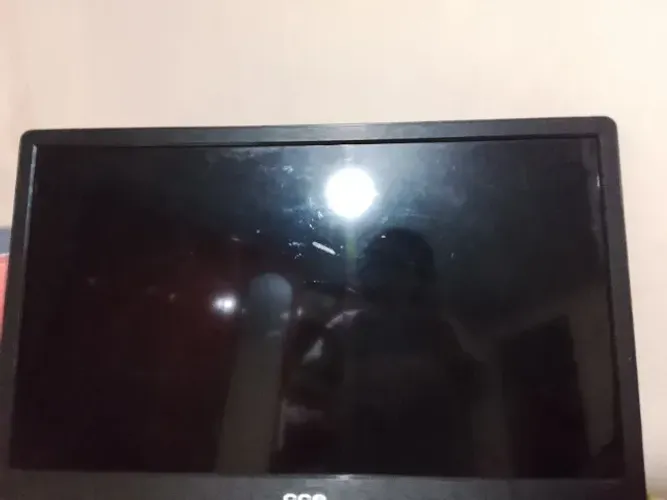 1 TV de 32 polegadas e 1 TV de 29 polegadas