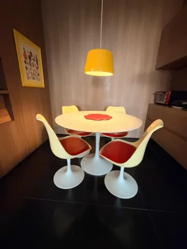 Jogo 4 cadeiras SAARINEN branca