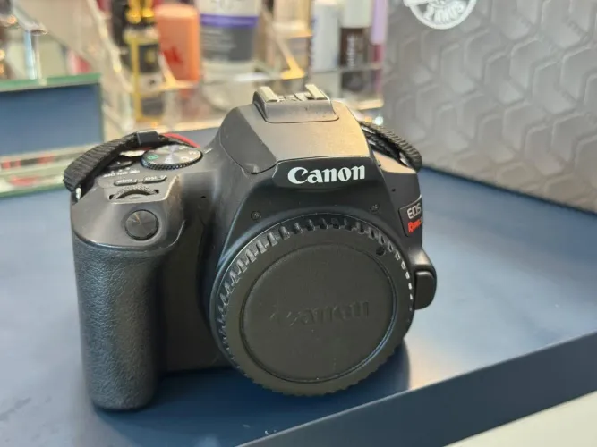 CANON SL3 + LENTE 18-55 e 55-250