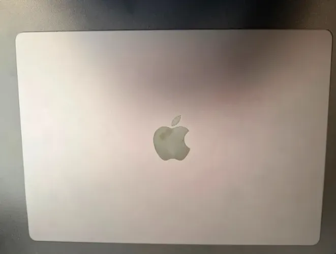 MacBook Pro M5 - 16GB RAM / 1 TB SSD - Como Novo