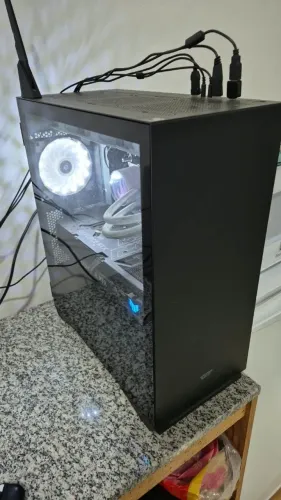 RTX 4090, processador Ryzen 7700x, RAM DDR5 32GB, armazenamento SSD 1.5TB