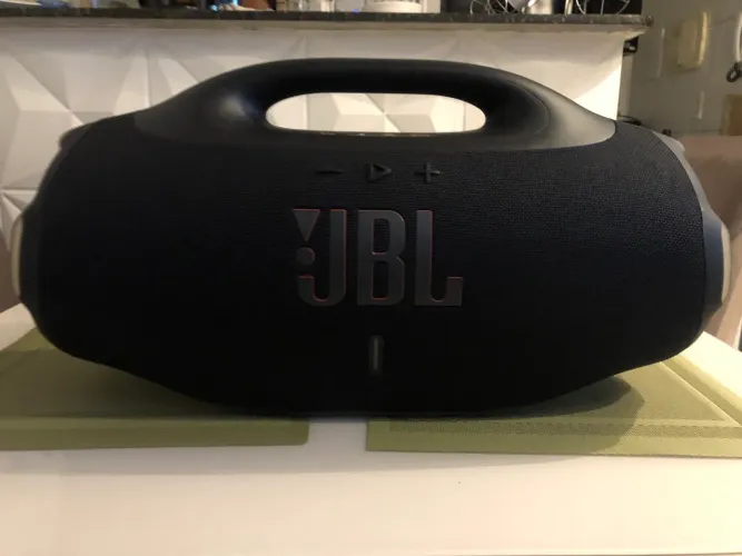 JBL boombox 4