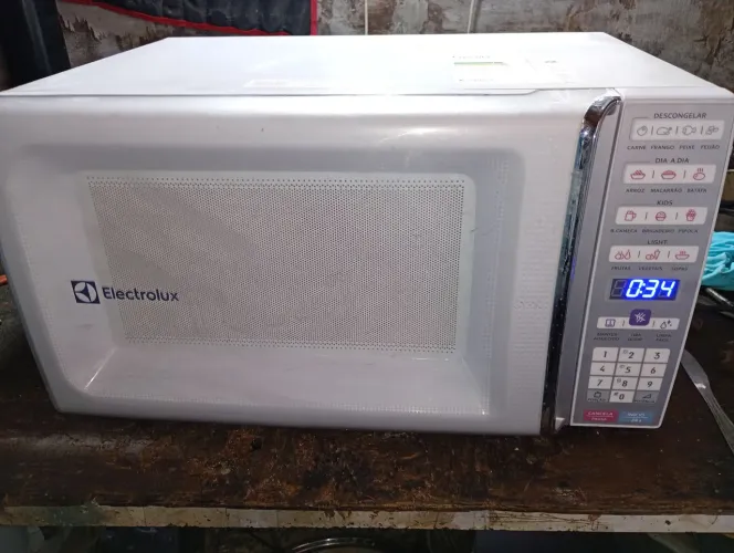 Vendo microondas 35 litros semi novo