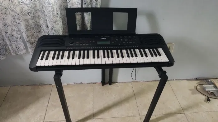Teclado profissional Yamaha + suporte 