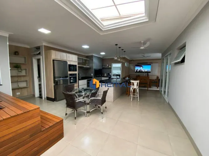 Casa com 3 quartos à venda, 228 m² por R$ 1.750.000 - Parque da Gávea - Maringá/PR