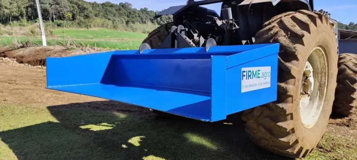 Caçamba/Plataforma/ Raspo 1,90 metros disponível para a venda 