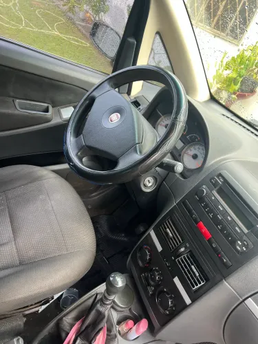 Fiat Idea ELX 1.4 MPI Fire Flex 8V 5P 2009