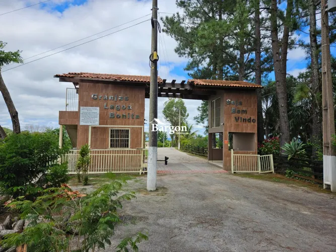 Granja 3 quartos sendo 3 suítes no Condomínio Lagoa Bonita