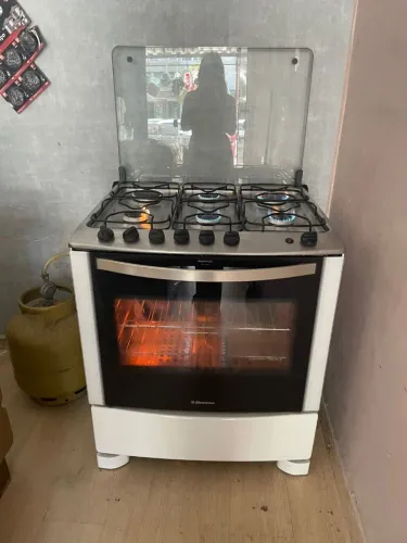 Fogão Eletrolux 6 bocas automático 