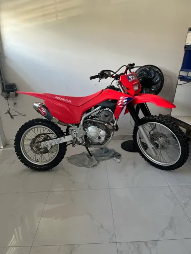 Esse vc coloca no título . CRF 250F 2025 - Quitada, Toda Original e Muito Conservada