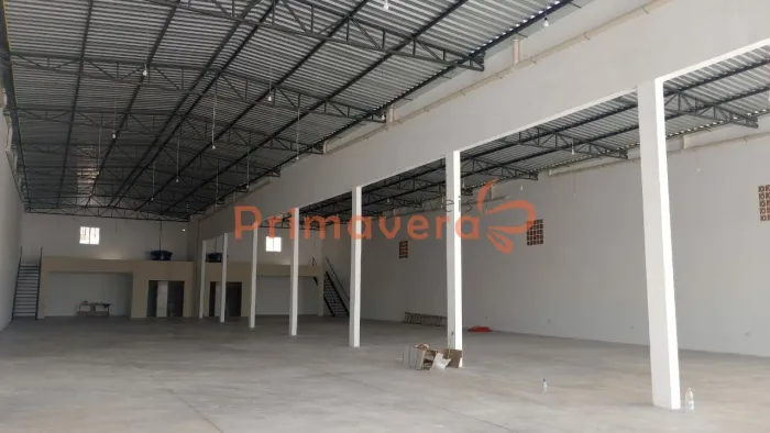 Galpão para locação na Rua Rio Verde com 1000 metros, banheiros e mezanino