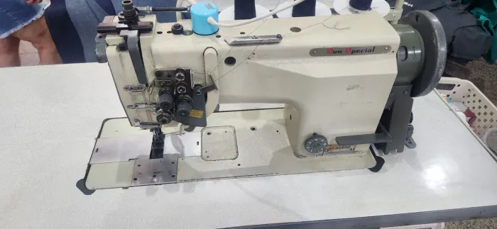 MAQUINA DE COSTURA PESPONTADEIRA