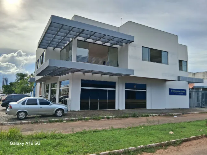 SALA COMERCIAL COM 367 M2 NA ACNO II NO PISO SUPERIOR - SEM GARAGEM