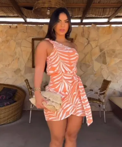 Vende-se vestido short saia, nunca usado na etiqueta R$ 70,00
