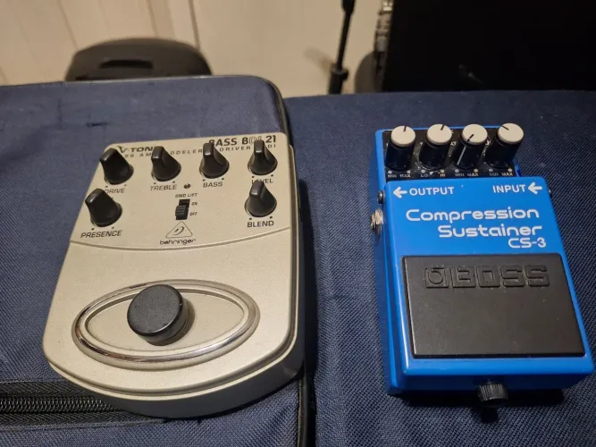 Boss Compressor Sustainer CS3 e Behringer BDI 21
