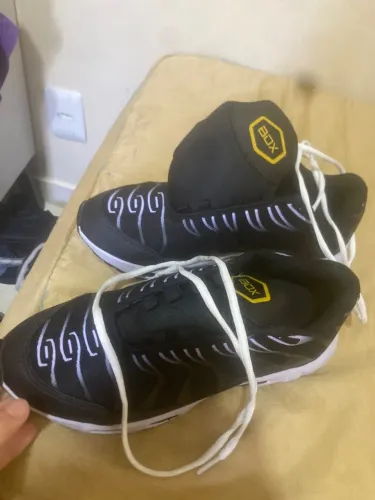 Tenis refletivo de cria