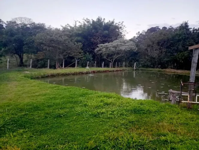 Sítio com 2 dormitórios à venda, 24000 m² por R$ 700.000 - Tuiuti - Tuiuti/SP