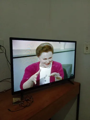Tv 32 polegadas ótimo estado