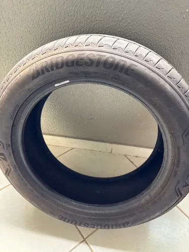 Pneu marca brdgestone