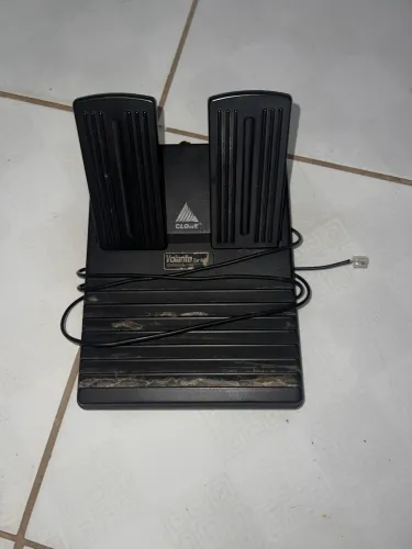 Volante compatível com PC ou PS2