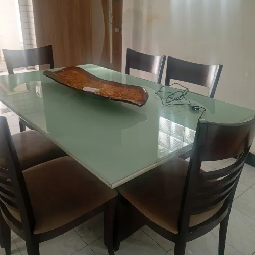 Vendo mesa de jantar retangular