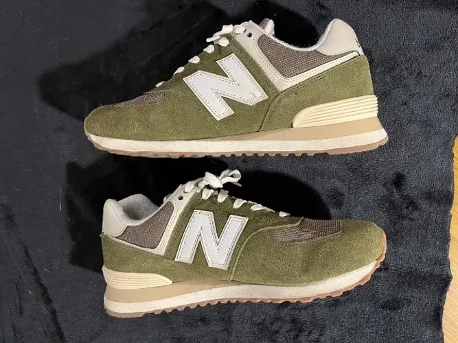 Tênis New Balance 574 verde musgo