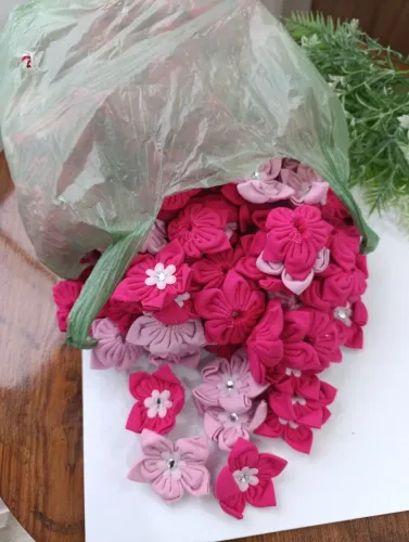 Lote de aplique modelo flor, excelente opção para acabamento de confecção ou artesanato