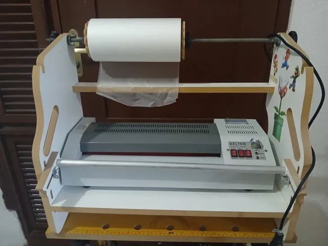 Plastificadora e Laminadora Kelter mais suporte de MDF