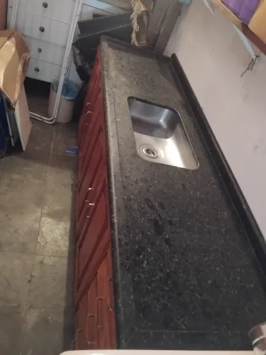 Vendo pia de cozinha 2 metros com gabinete 450 reais