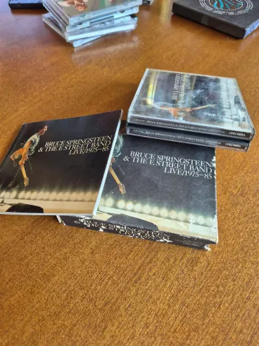 Box - 3 CD's + Livreto: Bruce Springsteen & The E Street Band Live/1975-85
