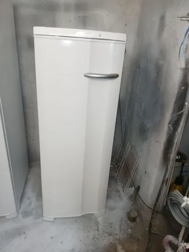 Freezer vertical eletrolux funcionando perfeitamente bem