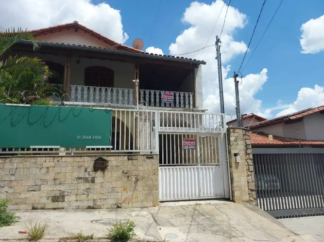Excelente casa 03 quarto, bairro Alvorada, Contagem.