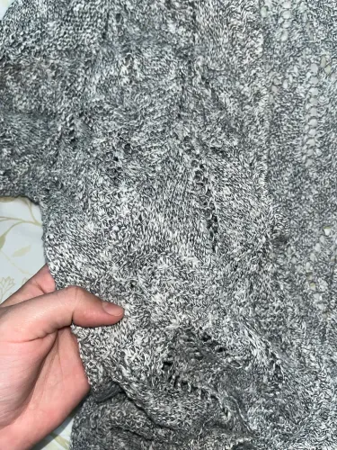 Cardigan/casaquinho leve TAM P/M tricot cinza branco
