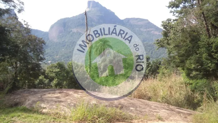 Terreno plano no melhor condomínio do Itanhangá!