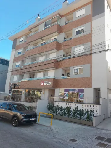 Apartamento 2 suites na região das Gaivotas, ingl8do Rio vermelho.