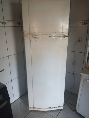 Vende-se Geladeira da marca continental