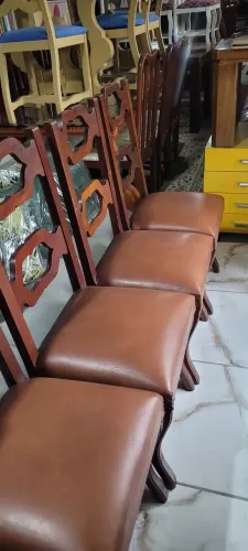 Cadeiras de madeira 210,00 UNIDADE 