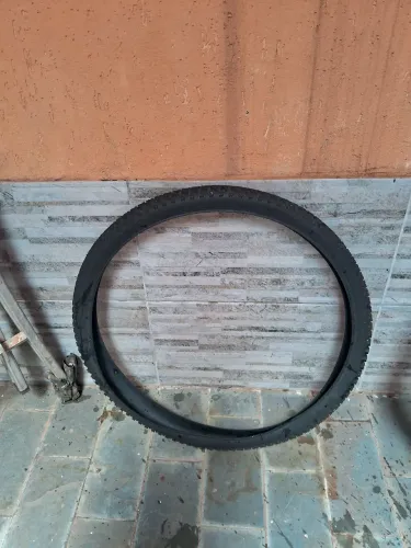 Pneu Aro 29 Furado para reparo (uma semana de uso)