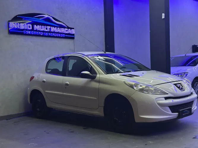 Peugeot 207 Active 1.4 Flex 8V 5P 2014