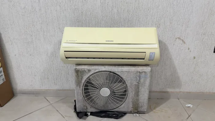 Ar condicionado Samsung 9000 BTU funcionando perfeitamente
