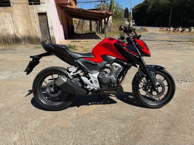 Honda cb300f twister