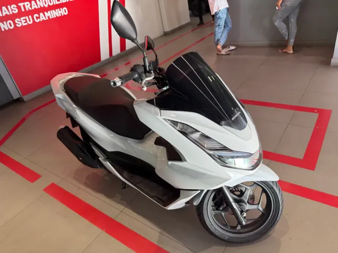 PCX 2025 com 2500 km Único dono. Novíssima!