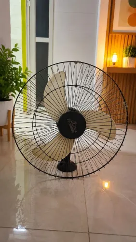 Ventilador de parede grande semi novo