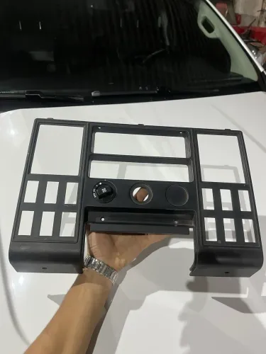 PAINEL CENTRAL FORD CARGO RADIO PRETA