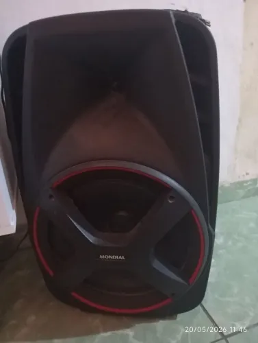 Vendo uma caixa de som mondial