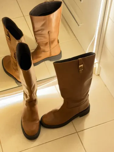 Bota cano longo Santa Lola 
