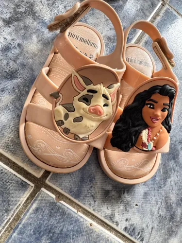 Sandália Mini Melissa Colorland + Moana Baby ?
