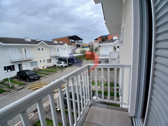 Casa à venda em Condomínio Fechado 87m² | 3 Dormitórios (1 Suíte) e 2 vagas