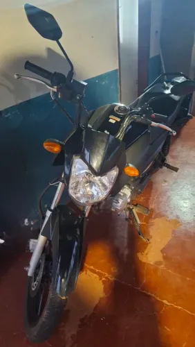 Troco moto por carro